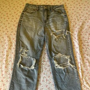 brand: American Eagle   size: 12   color: Light Wash